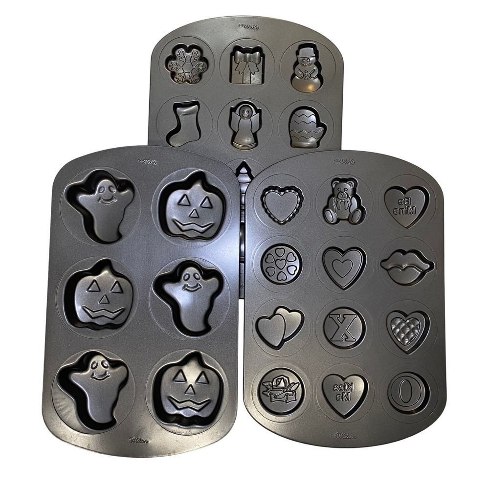 Wilton Holiday Baking Pan Lot 3 Christmas Halloween Valentine Nonstick Cake Pans